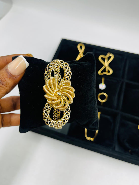 Non Tarnish chunky Bangle